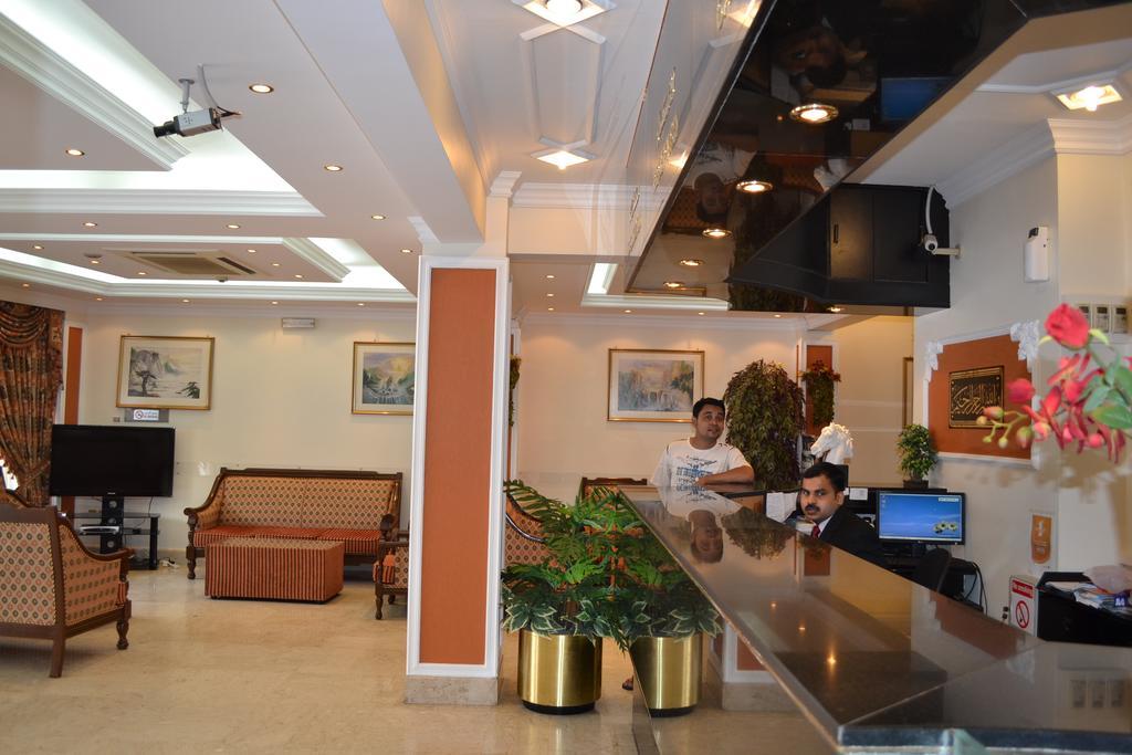 Tara Hotel Llc Дубай Екстериор снимка