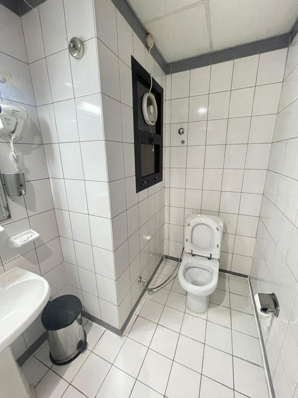 Tara Hotel Llc Дубай Екстериор снимка