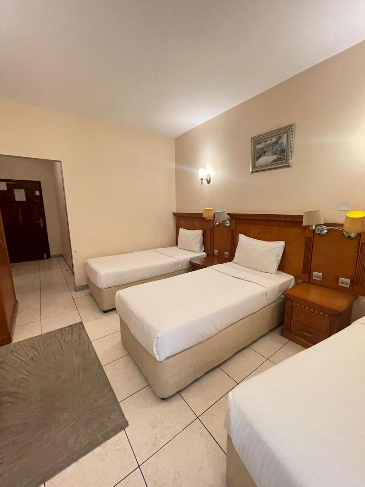 Tara Hotel Llc Дубай Екстериор снимка