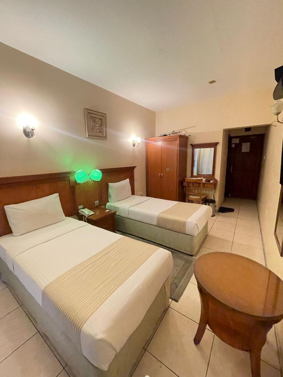 Tara Hotel Llc Дубай Екстериор снимка